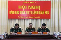 Đại tướng Nguyễn Tân Cương chủ trì Hội nghị bàn giao chức vụ Tư lệnh Quân khu 1